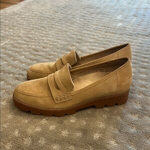 Vionic Cheryl II Women's Size 8W Tan Loafers